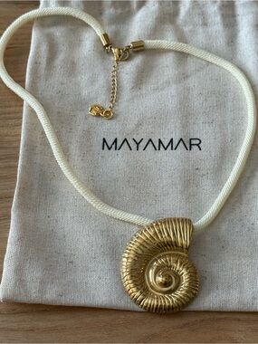 New mayamar Gold Nautilus Pendant Necklace in Cream Cord
